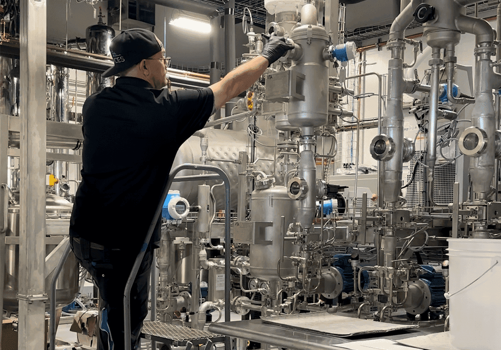 Fadi setting up the VK 200 e1760466202623
