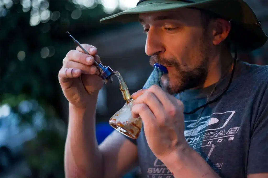 How to Use Cannabis Shatter