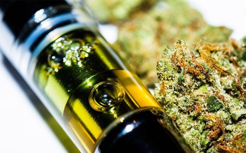 CO2 vs Distillate: What’s the Difference & Which Is Better? (Complete Guide)
