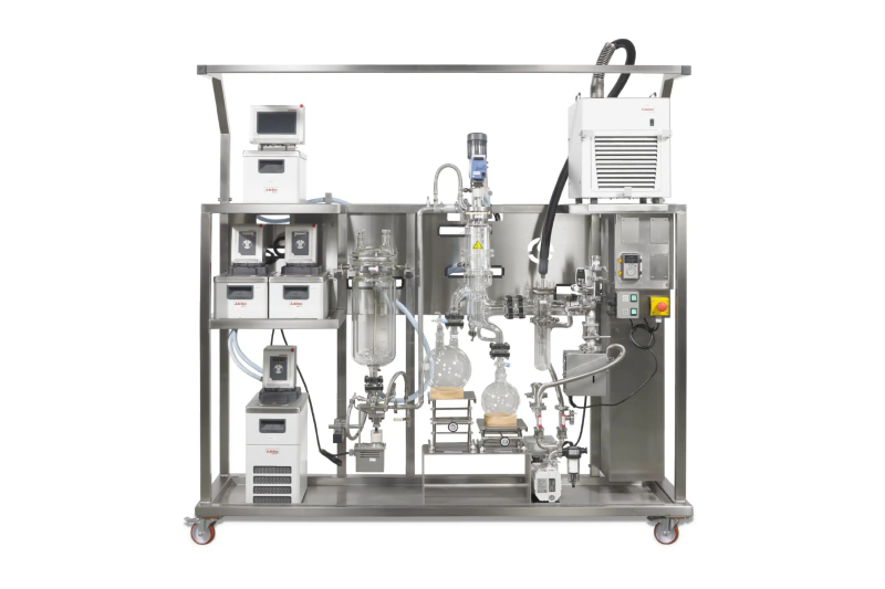 KDL5 wiped-film short-path distillation system for cannabis and hemp processing, engineered to produce high-purity cannabinoid distillate in laboratory environments.