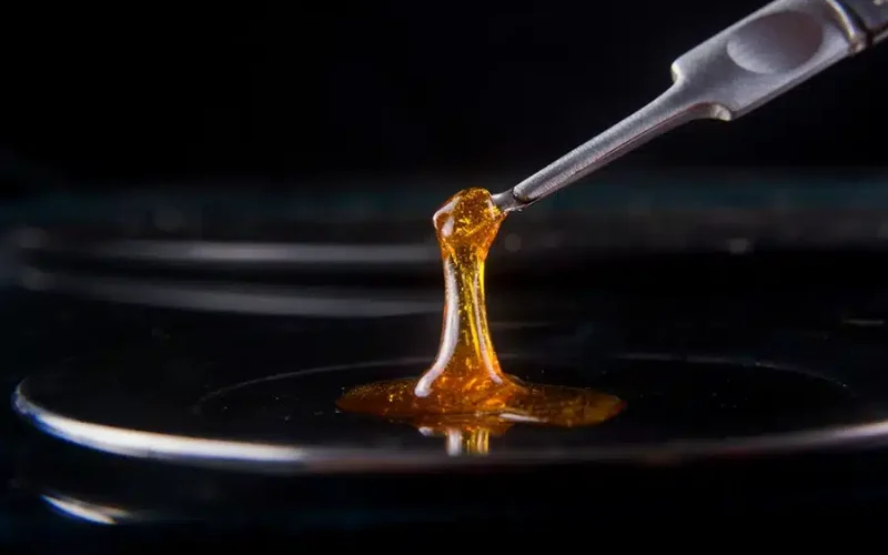 Solventless Extraction Process for High-Quality Extracts